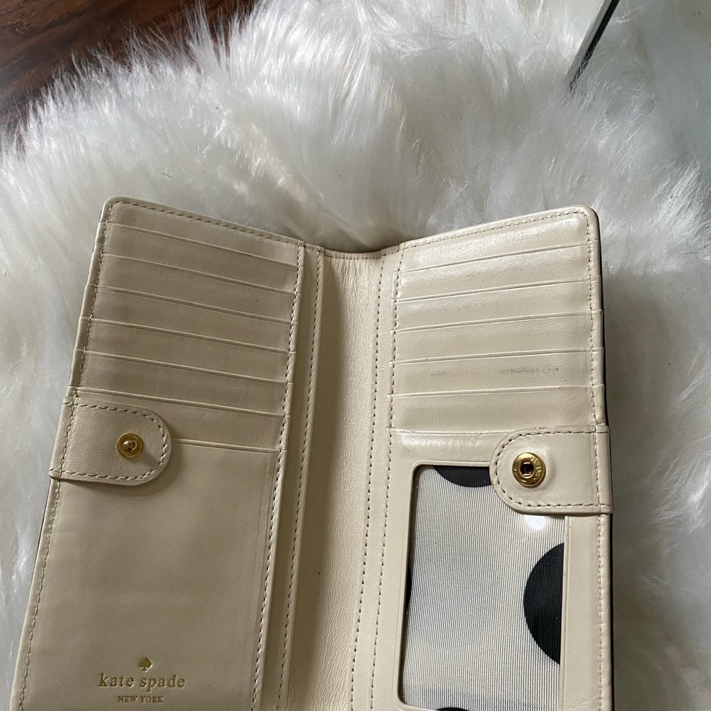 Kate Spade Wallet - Picture 4 of 4